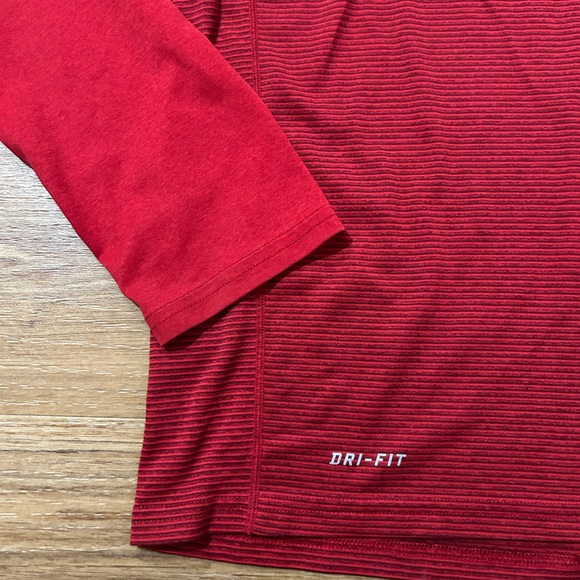 Nike Boys large Red Hooded Long Sleeve dri fit Shirt - Picture 5 of 9
